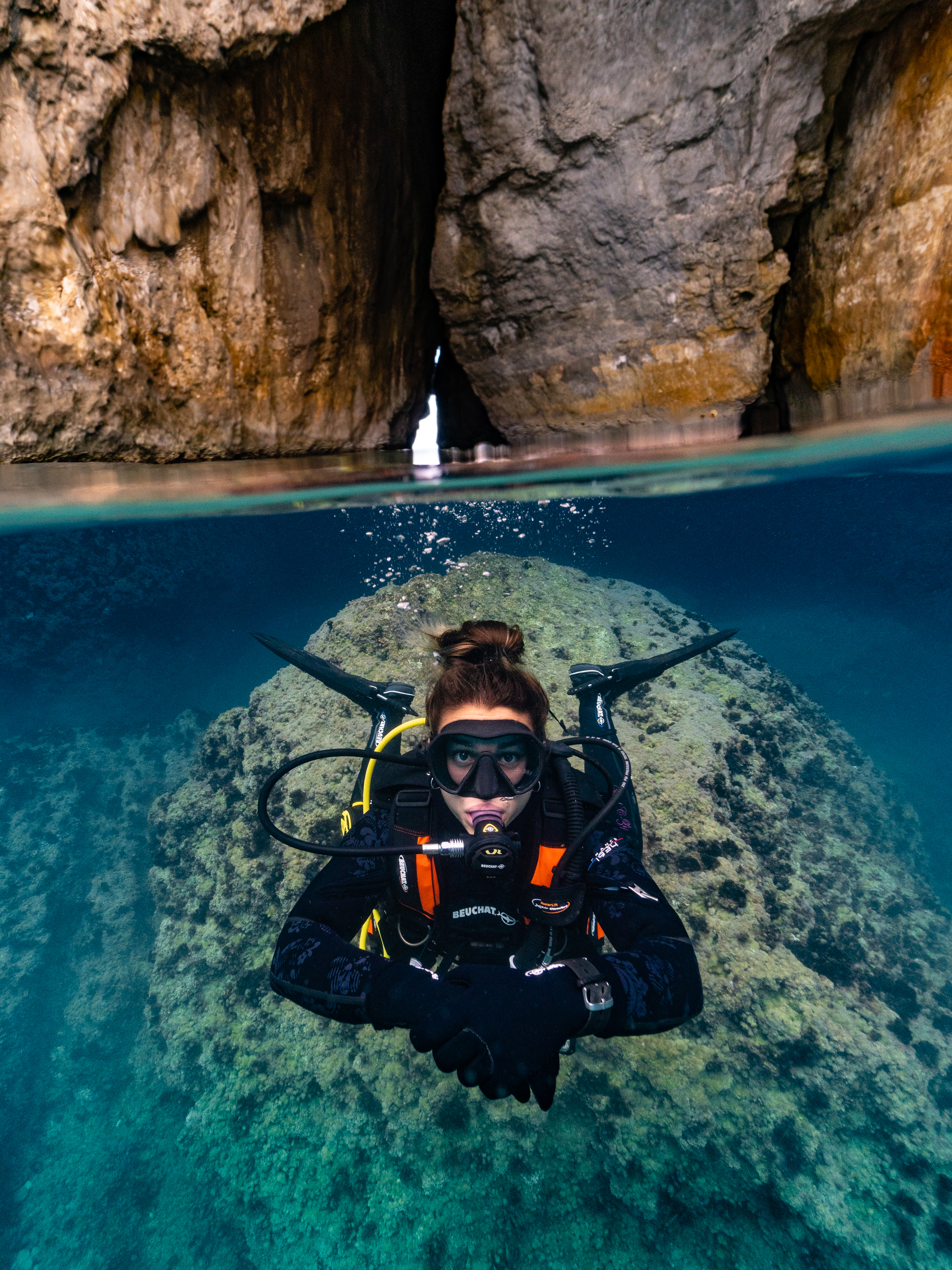 Amanda Akesson en plongée sous-marine avec la combinaison Alize de Beuchat